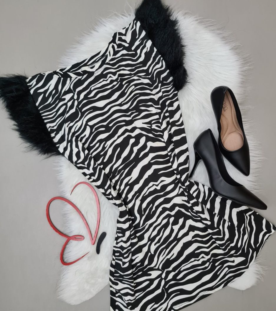 veigaboutique com br vestido curto manguinha plumas zebra 3